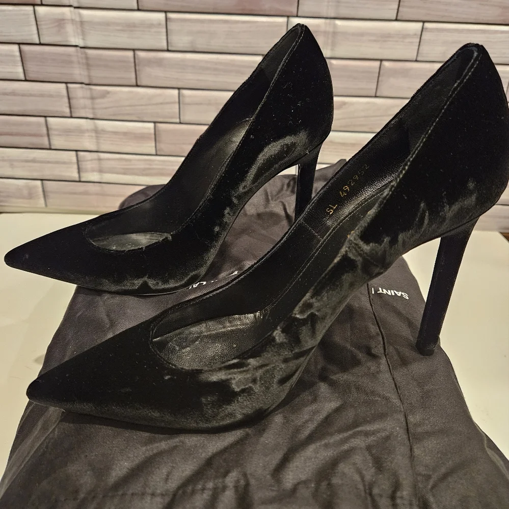 Woman's Saint Laurent Anja Pump - Picture 2 of 6